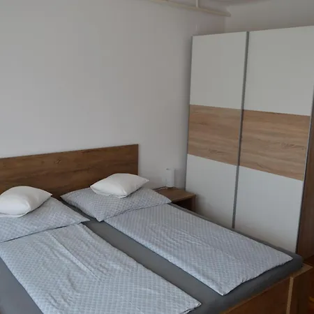 Nyaraló Csepp Nyaralóház Medencével Balatonkeresztúr