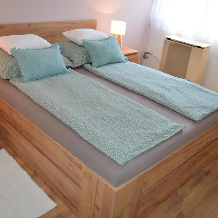 بيت للعطل Csepp Nyaralohaz Medencevel Balatonkeresztúr